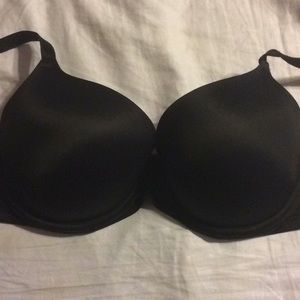Pink Victoria’s Secret lightly lined bra 34DD